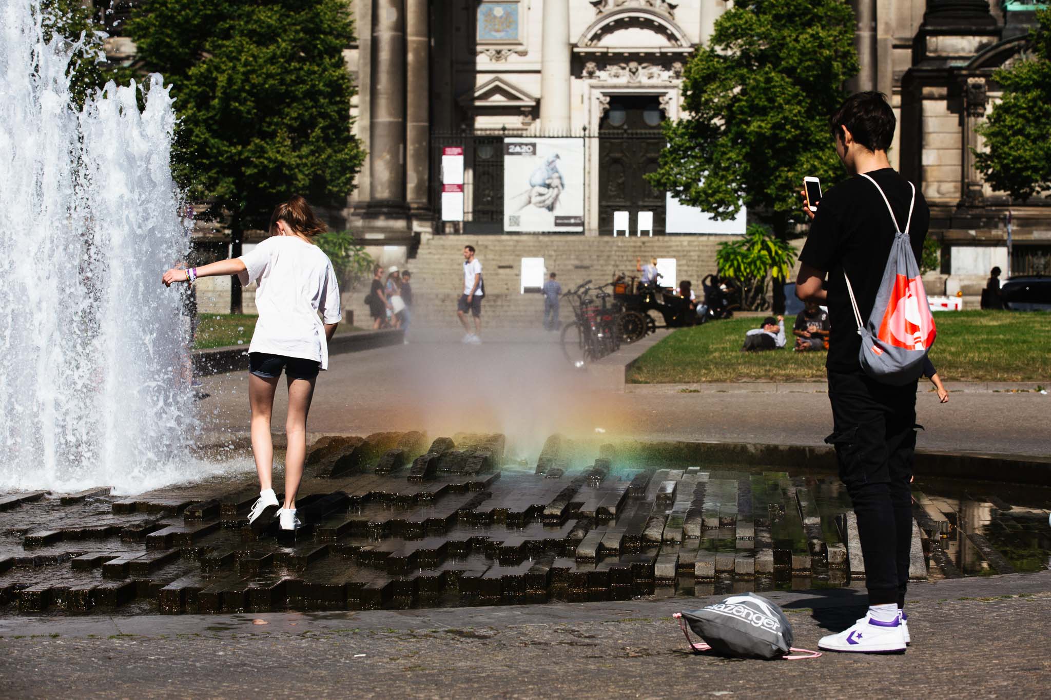 Children are playing Berliner Dom's garden